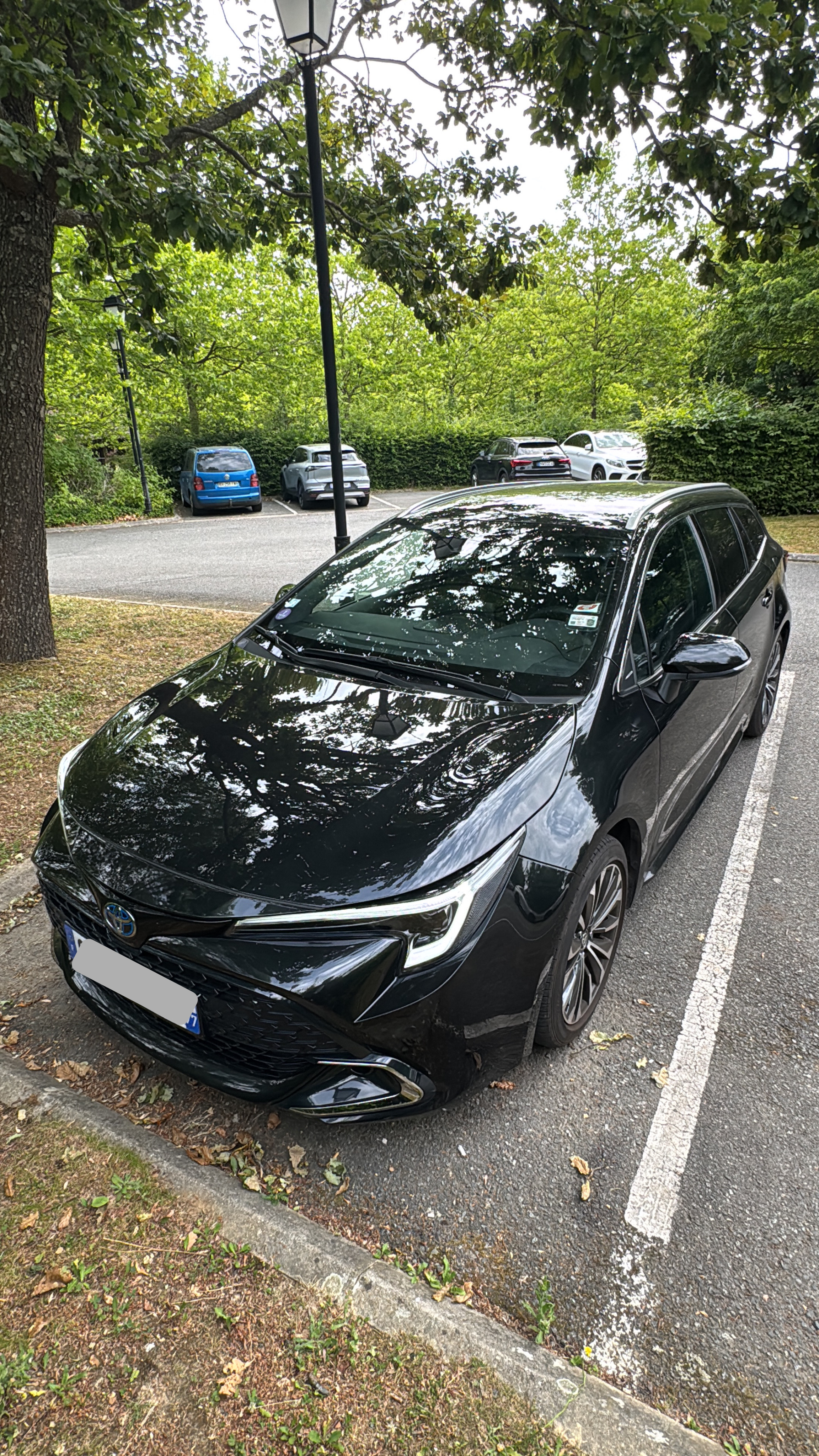 Vue extérieure de la voiture VTC